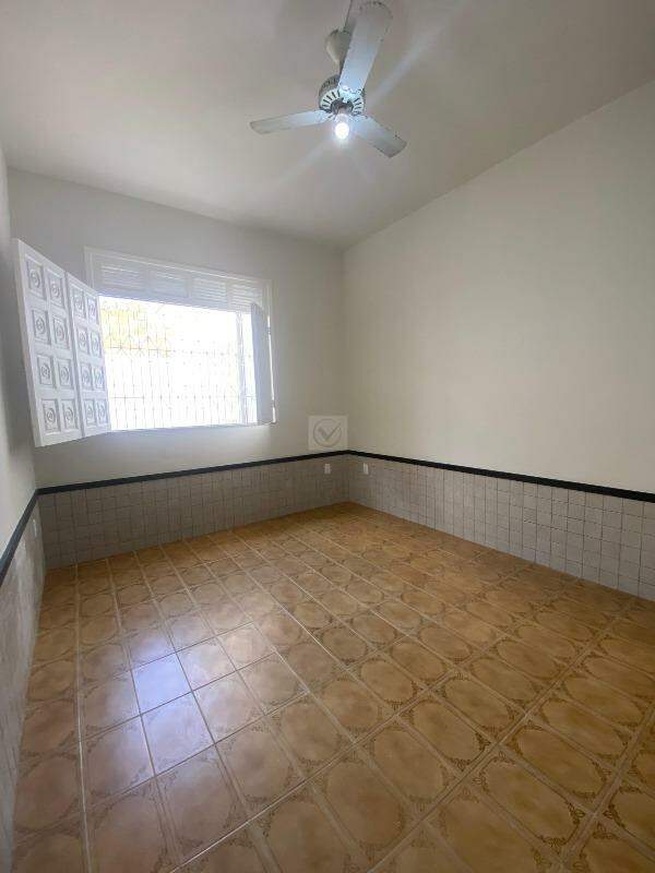 Excelente Casa Térrea em Localização Privilegiada – 238m² de Conforto e Praticidade! - Foto 12