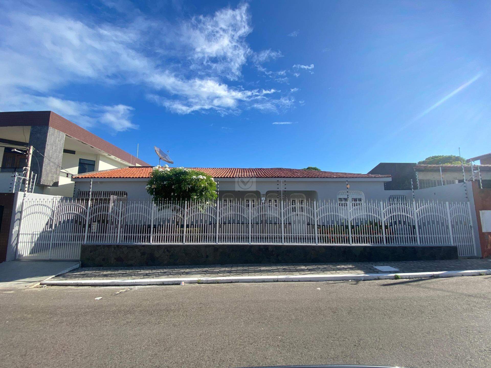 Excelente Casa Térrea em Localização Privilegiada – 238m² de Conforto e Praticidade!