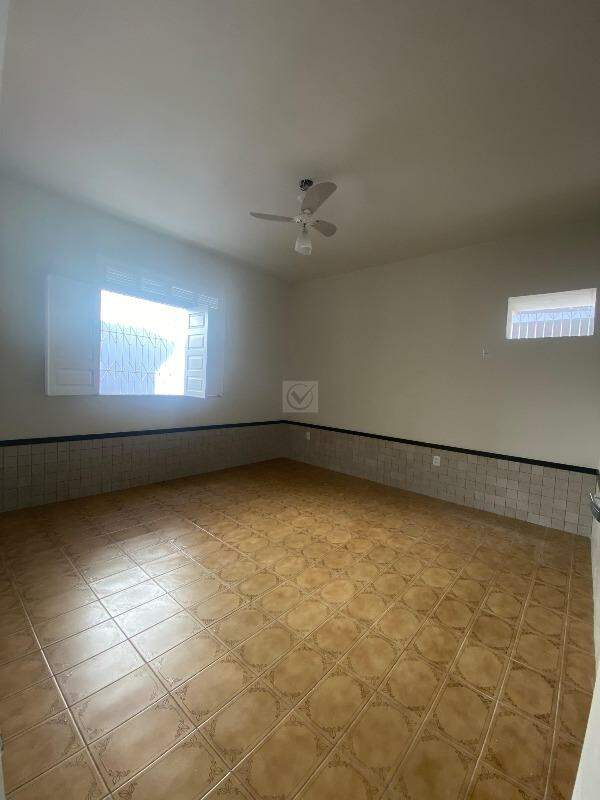 Excelente Casa Térrea em Localização Privilegiada – 238m² de Conforto e Praticidade! - Foto 11
