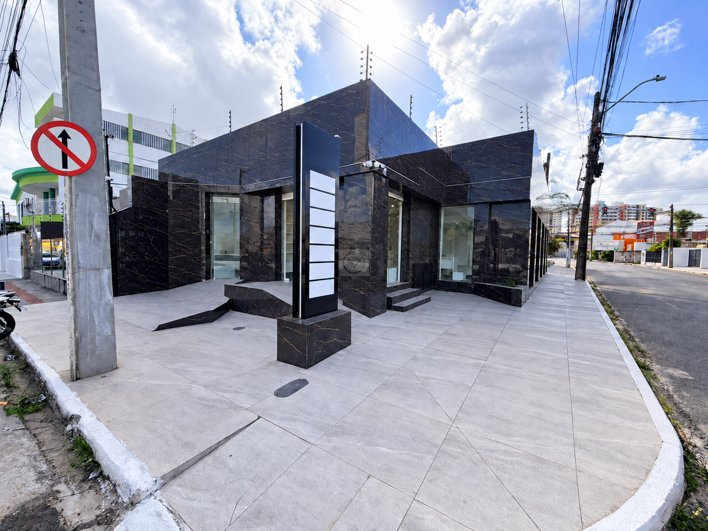 Sala Comercial com estrutura para loja, com localização estratégica