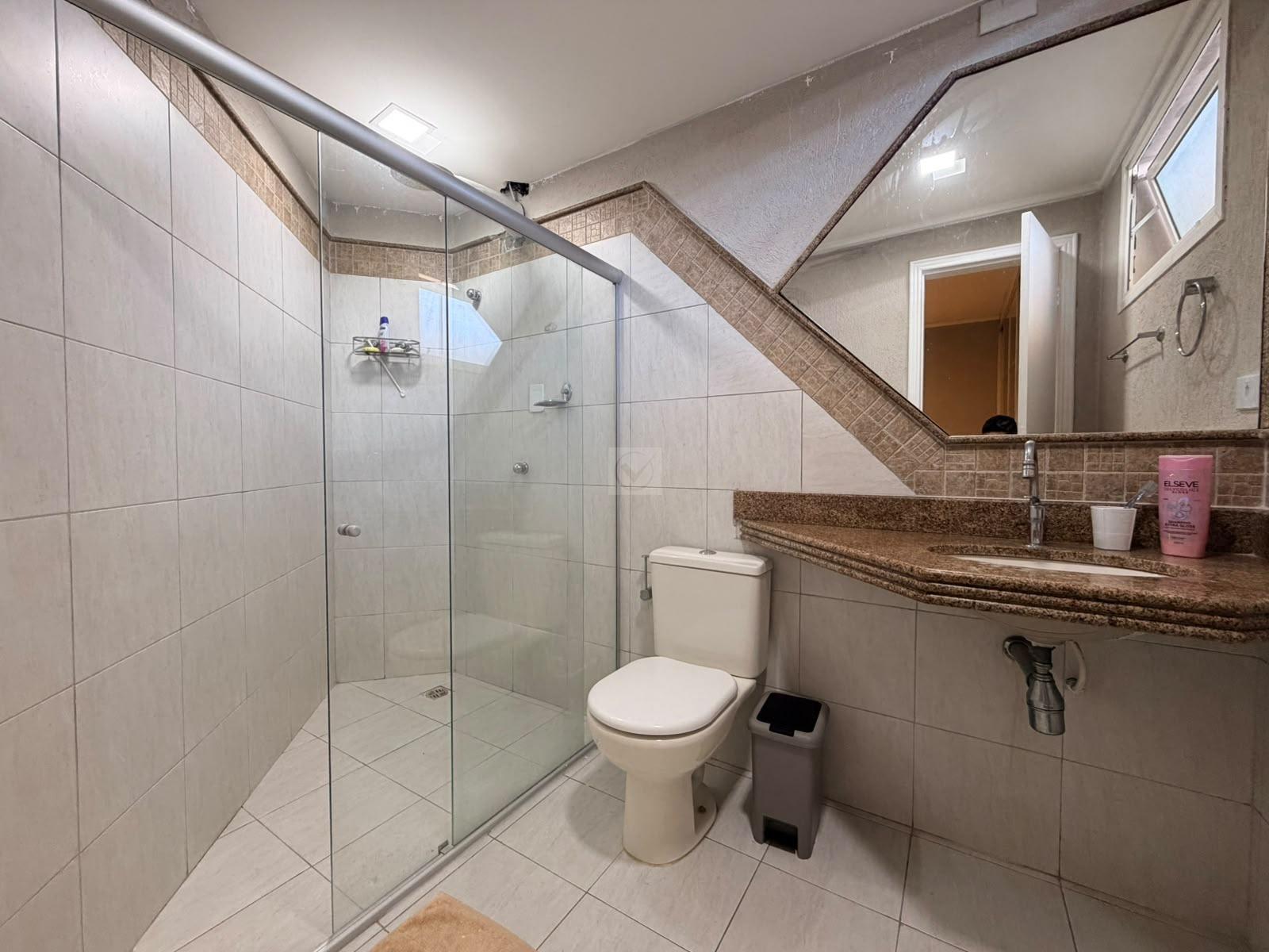 Casa em condomínio para alugar — 416 m², 4 suítes e piscina privativa - Foto 11
