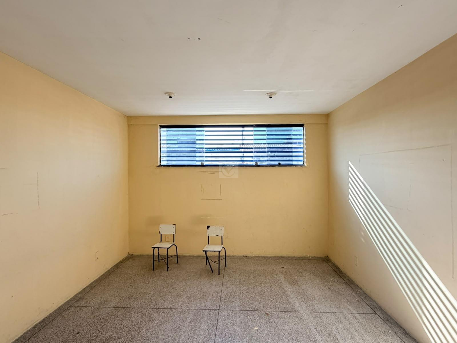 Prédio comercial no bairro Aeroporto, em Aracaju – 580 m² e 12 salas - Foto 4