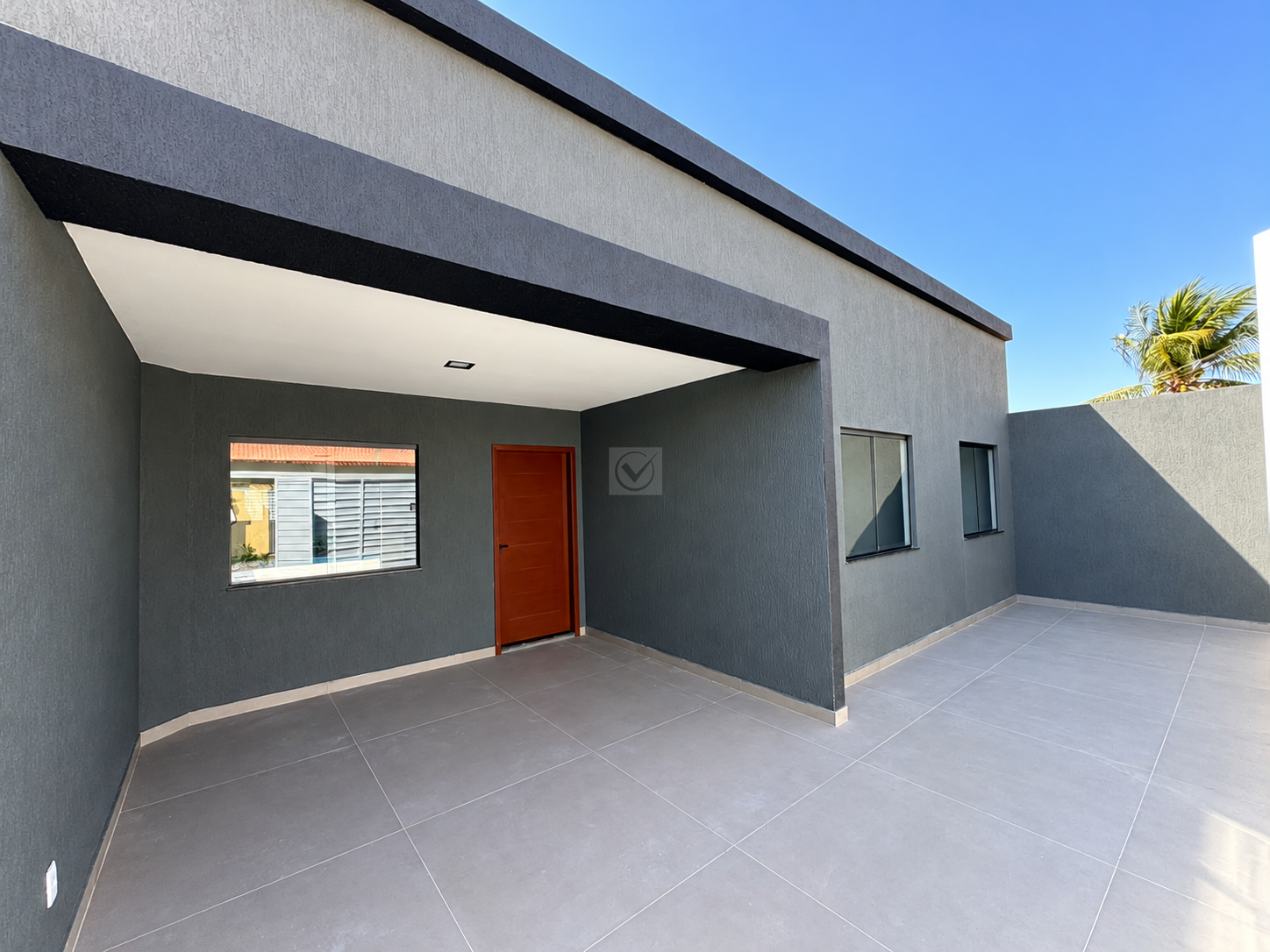 Casa de Alto Padrão para Aluguel | Moderna, Recém-Construída e com Piscina!