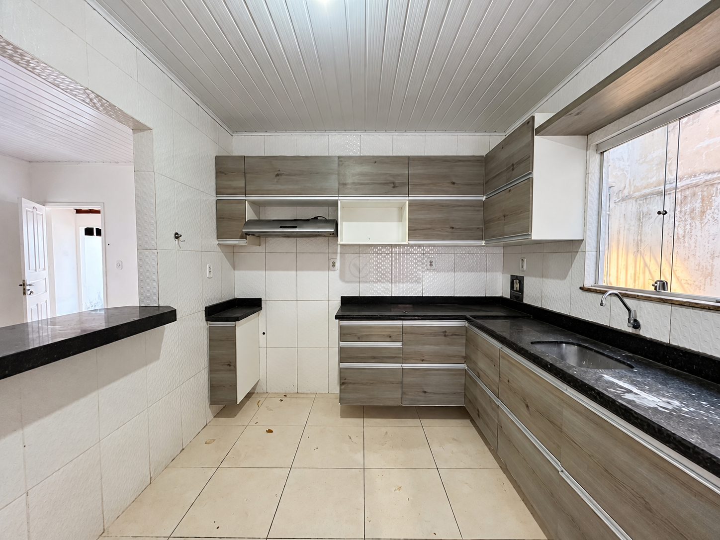 Casa para aluguel, 4 quartos, 2 suítes, 4 vagas, Aruana - Aracaju/SE