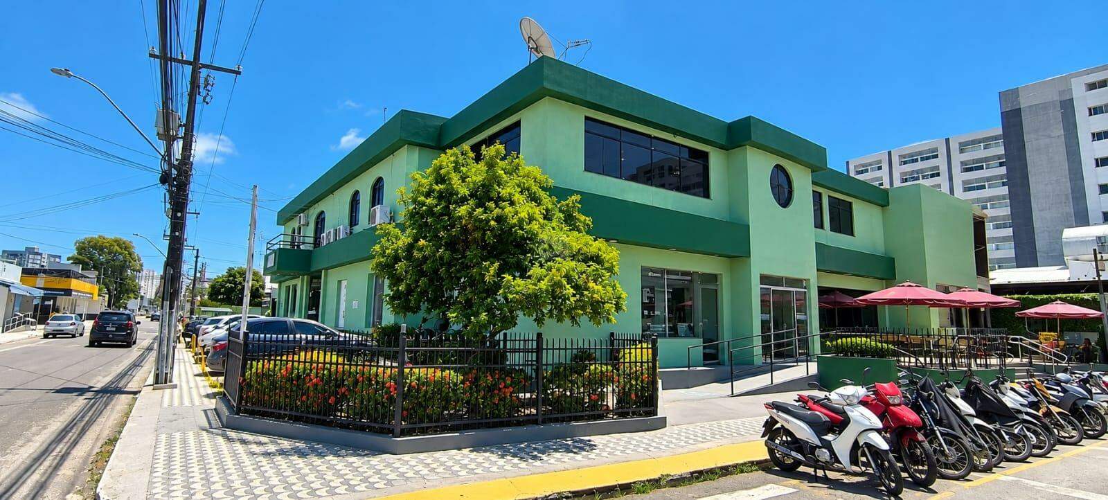 Excelente Sala Comercial de 82 m² no Coração do Polo Médico