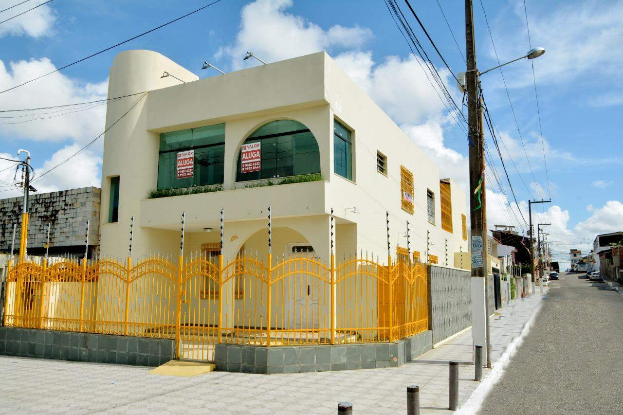 Casa Comercial para aluguel, 5 quartos, 1 suíte, 4 vagas, Cirurgia - Aracaju/SE