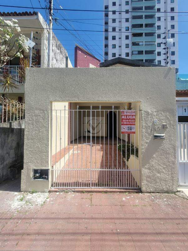 Casa para aluguel, 3 quartos, 1 suíte, 1 vaga, Salgado Filho - Aracaju/SE