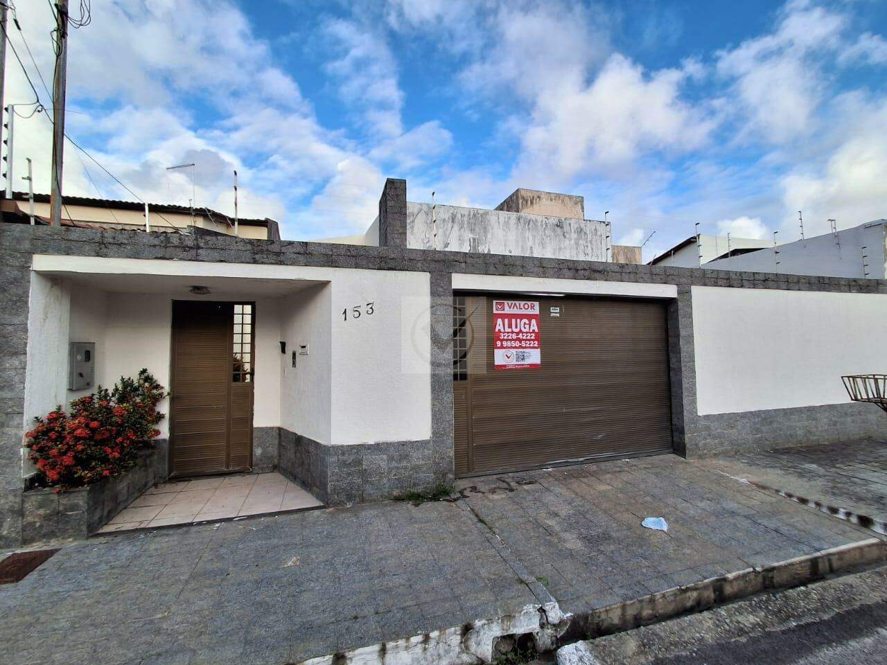 CASA AMPLA NO LOT. PARQUE DOS COQUEIROS