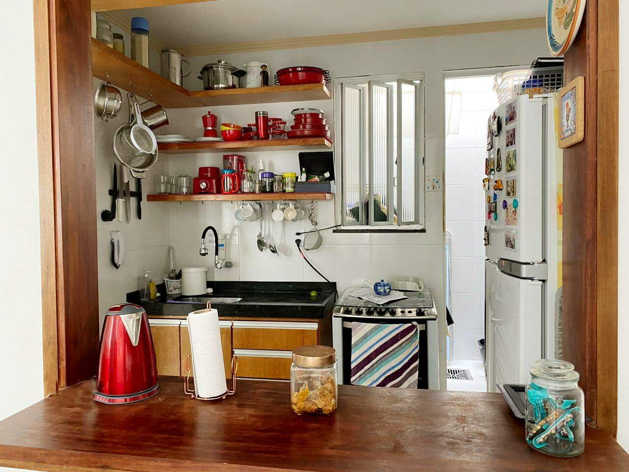 Condomínio residencial com 03 casas MOBILIADAS no Bairro Aruana com piscina - Foto 8