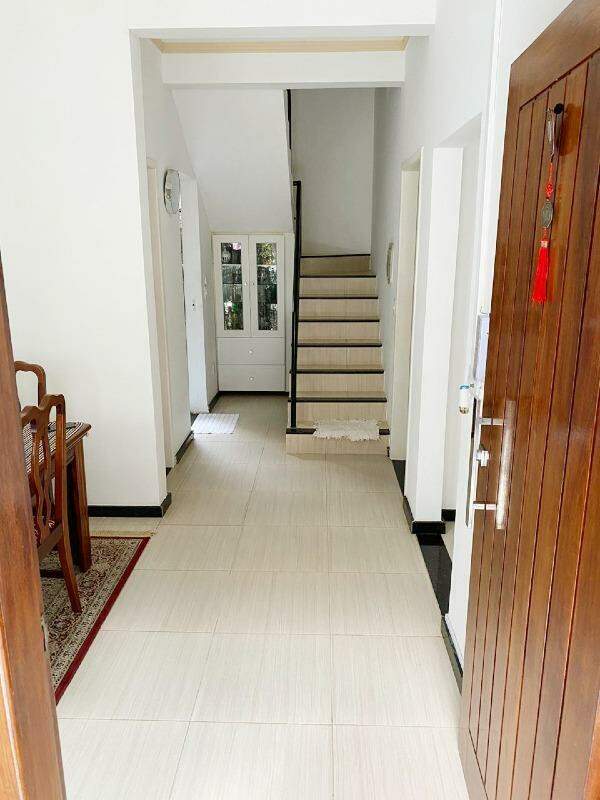 Condomínio residencial com 03 casas MOBILIADAS no Bairro Aruana com piscina - Foto 4