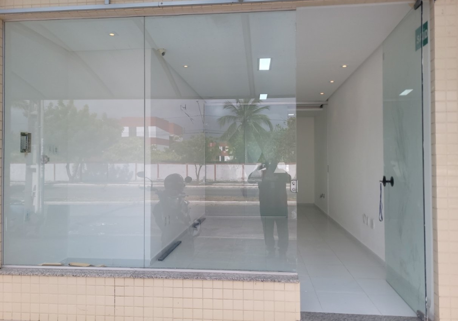 LOCAÇÃO | Sala Comercial em Galeria com Estacionamento Privativo - Bairro Coroa do Meio - Foto 2