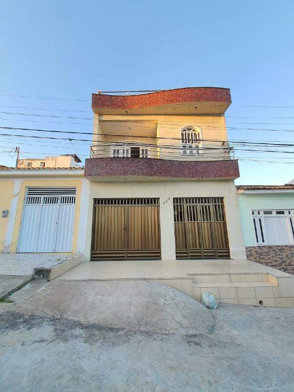 Casa com 3 pavimentos no Bairro Santo Antônio