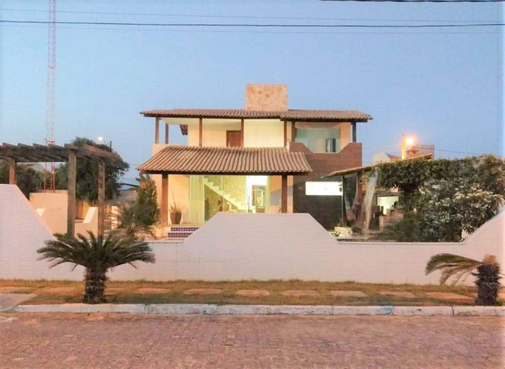 Casa Duplex em Condomínio Fechado