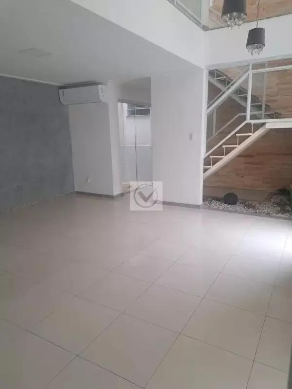 Linda Casa no Bairro Grageru - Foto 19