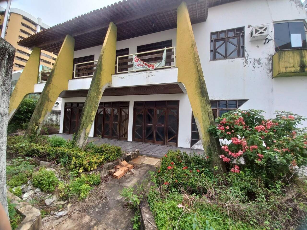 Casa no Bairro Garcia/Jardins,