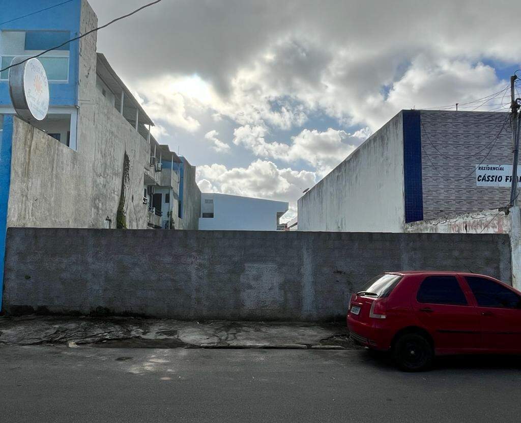 Lote com frente leste na Atalaia com 420m²