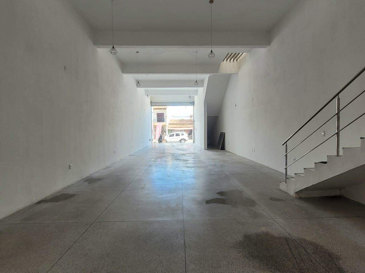 Galpão Comercial Novo com 180 m² e Mezanino no Bairro Santos Dumont - Foto 6