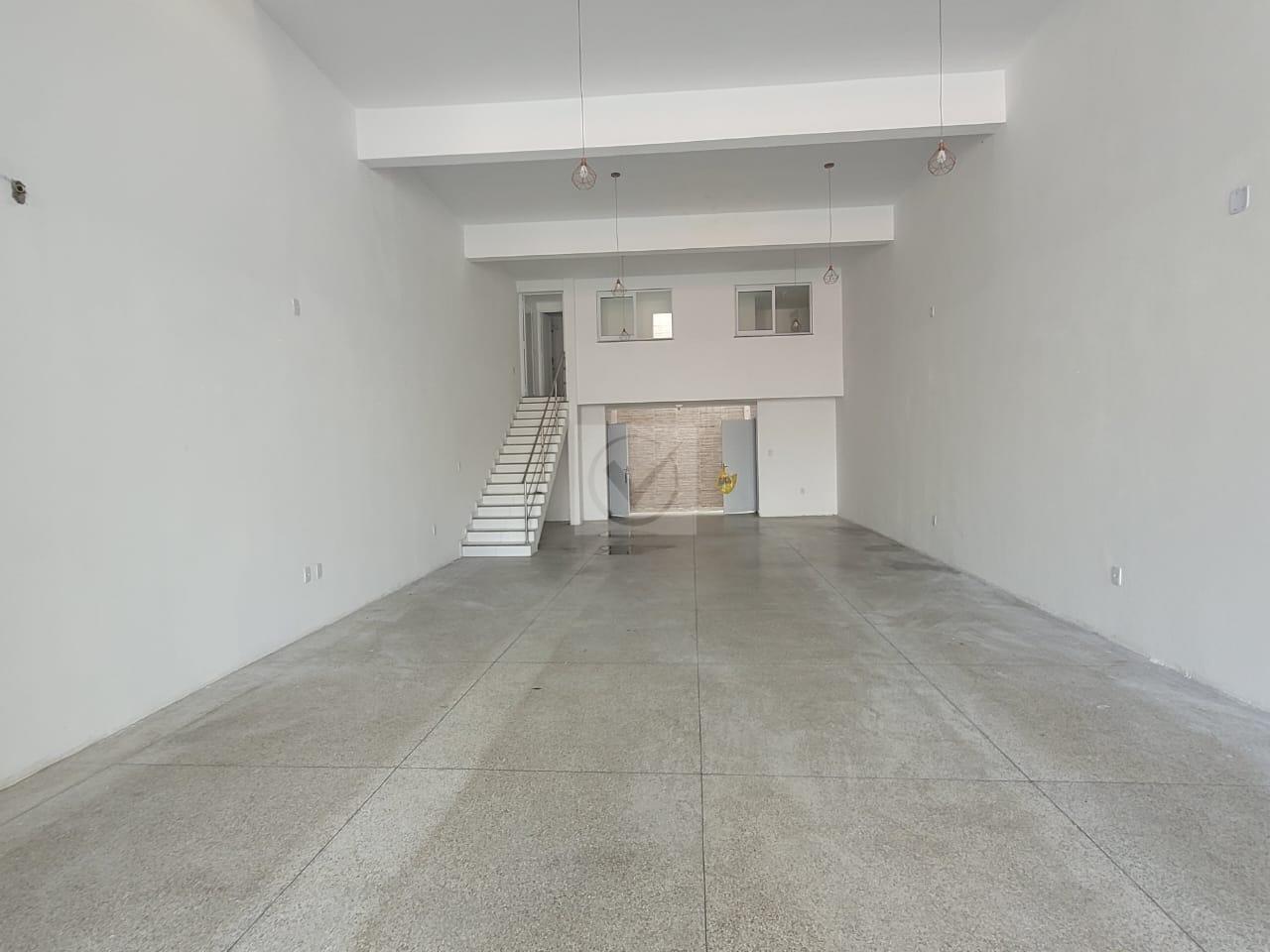 Galpão Comercial Novo com 180 m² e Mezanino no Bairro Santos Dumont