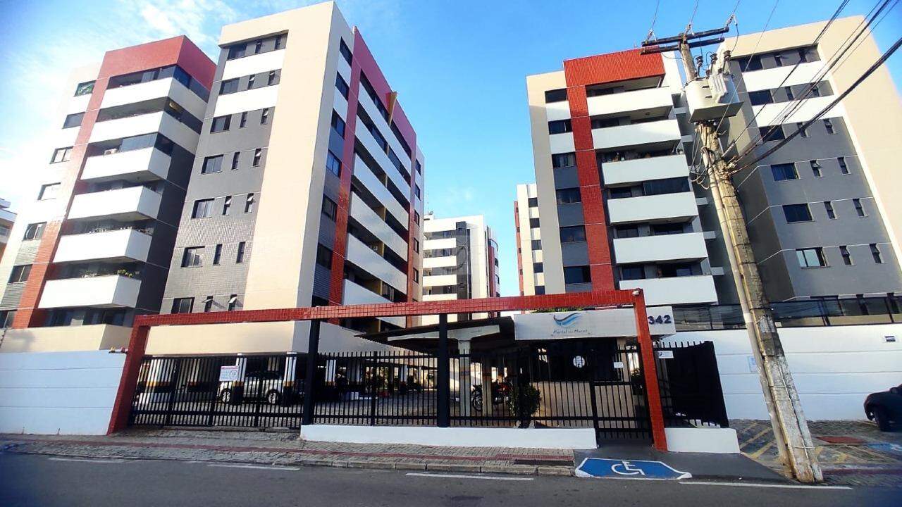 Apto reformado com 2 suítes, no Cond. Portal dos Mares - bairro coroa do meio