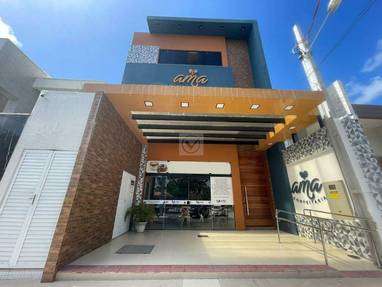 Ponto Comercial/Prédio ideal para Delicatessen, mini mercado e outros na melhor região do Sol Nascente.