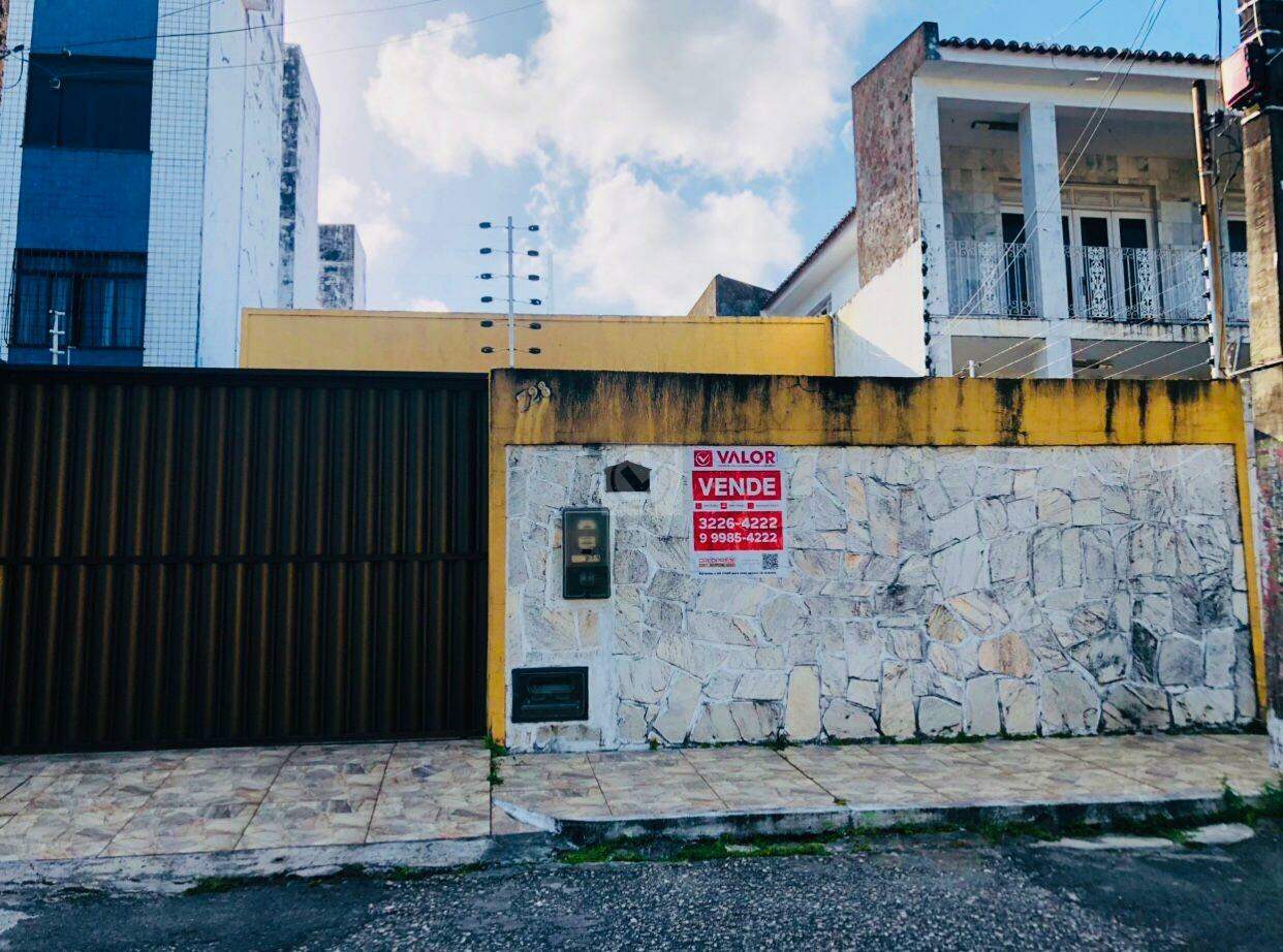 Casa a Venda com 4 quartos 2 salas e 4 vagas de garagem