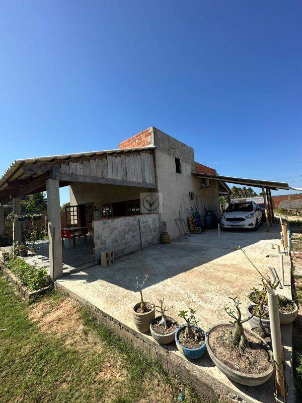 Oportunidade Única: Casa com Terreno medindo 1.420m², Próximo à Praia