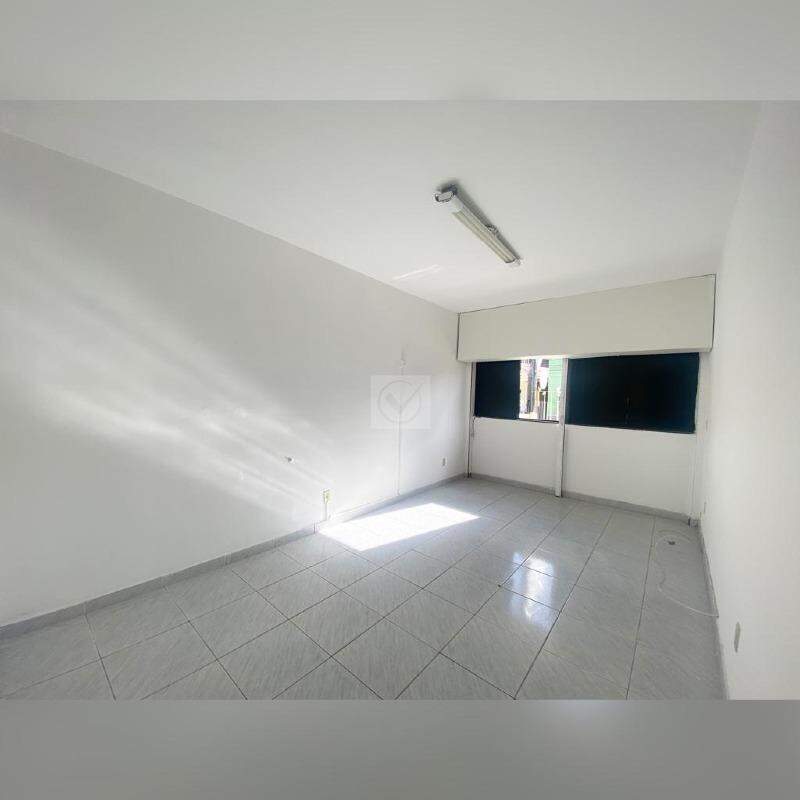 Oportunidade de Investimento: Casa Comercial no Bairro São José - Foto 3