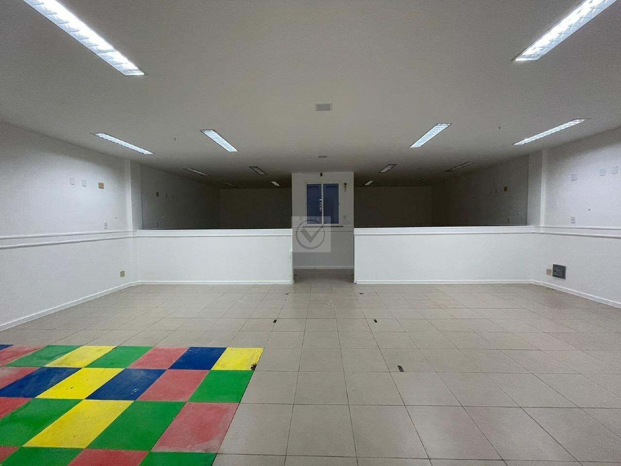 É a oportunidade de ter o seu negócio neste imóvel amplo e bem localizado. - Foto 14