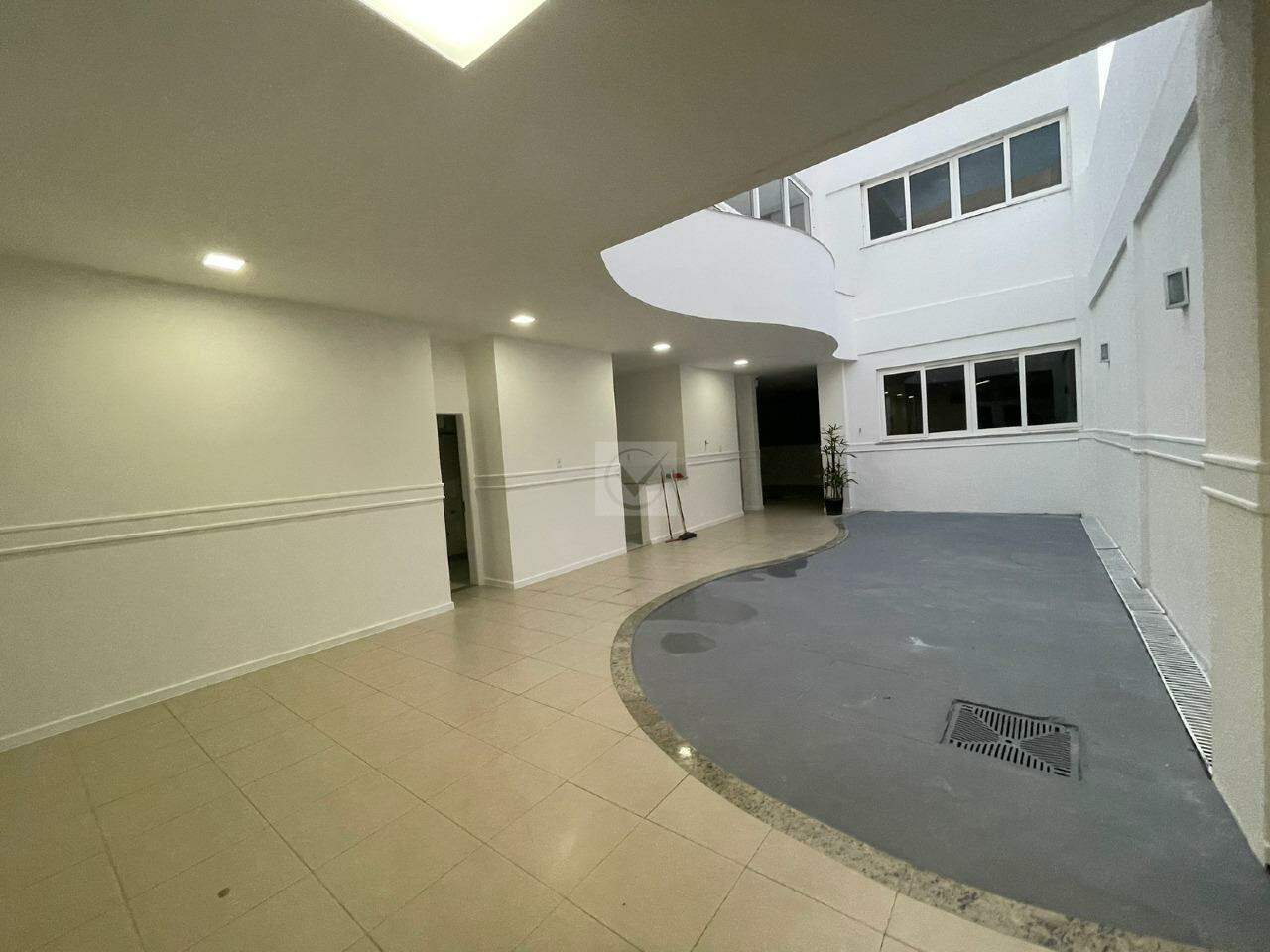 É a oportunidade de ter o seu negócio neste imóvel amplo e bem localizado. - Foto 11