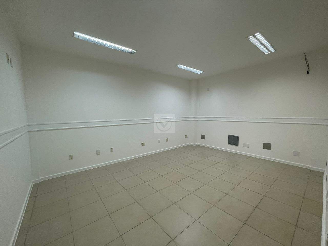 É a oportunidade de ter o seu negócio neste imóvel amplo e bem localizado. - Foto 6