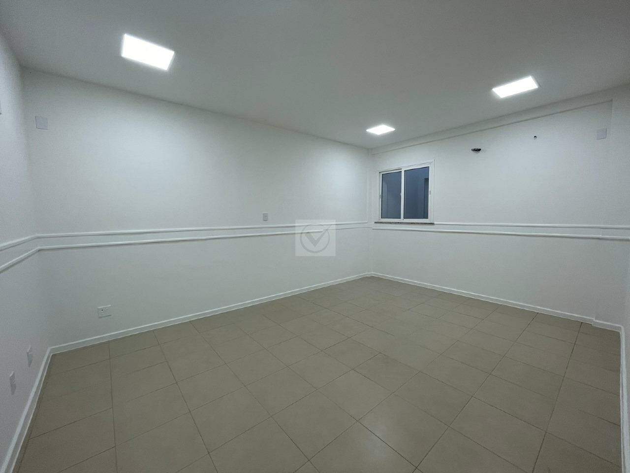 É a oportunidade de ter o seu negócio neste imóvel amplo e bem localizado. - Foto 7