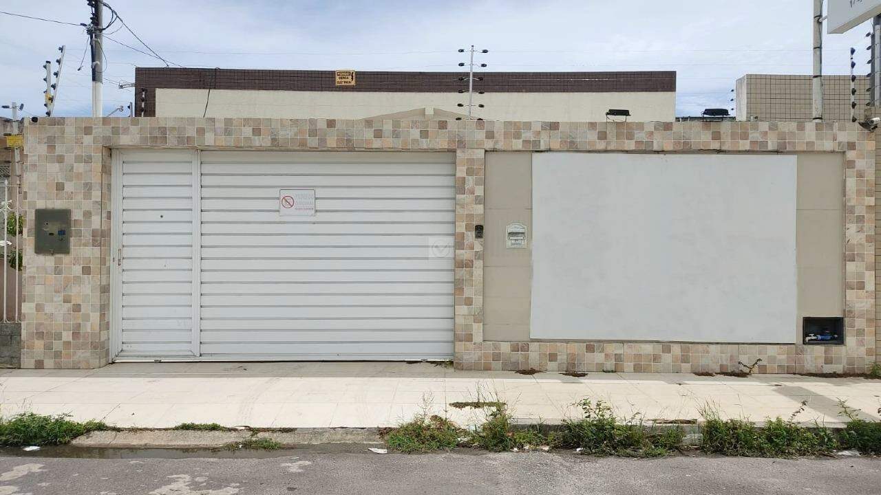 Casa em ótima localização com 3/4 no Bairro Garegru