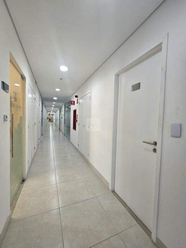 Sala Comercial no Horizonte Jardins - Foto 12