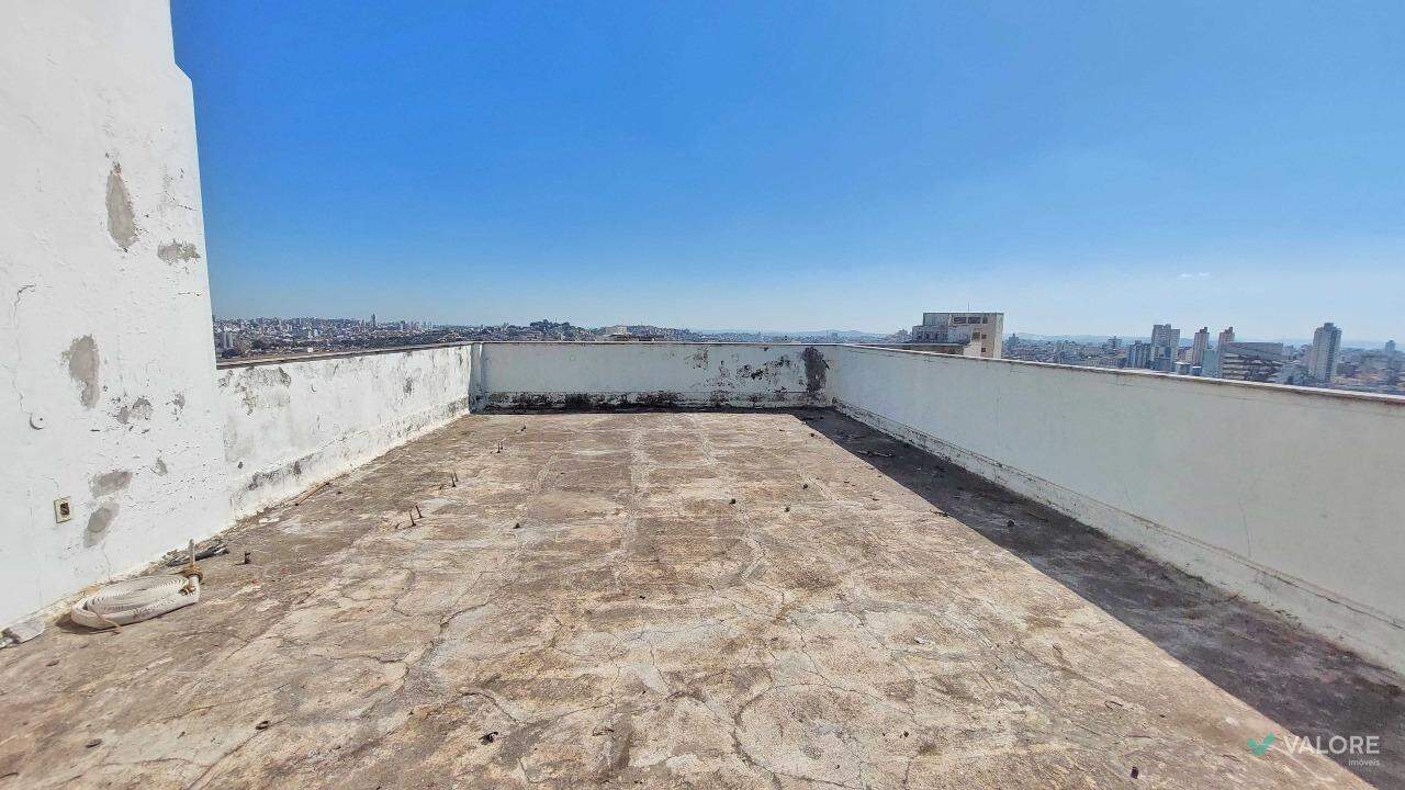 Andar à venda no Centro: 