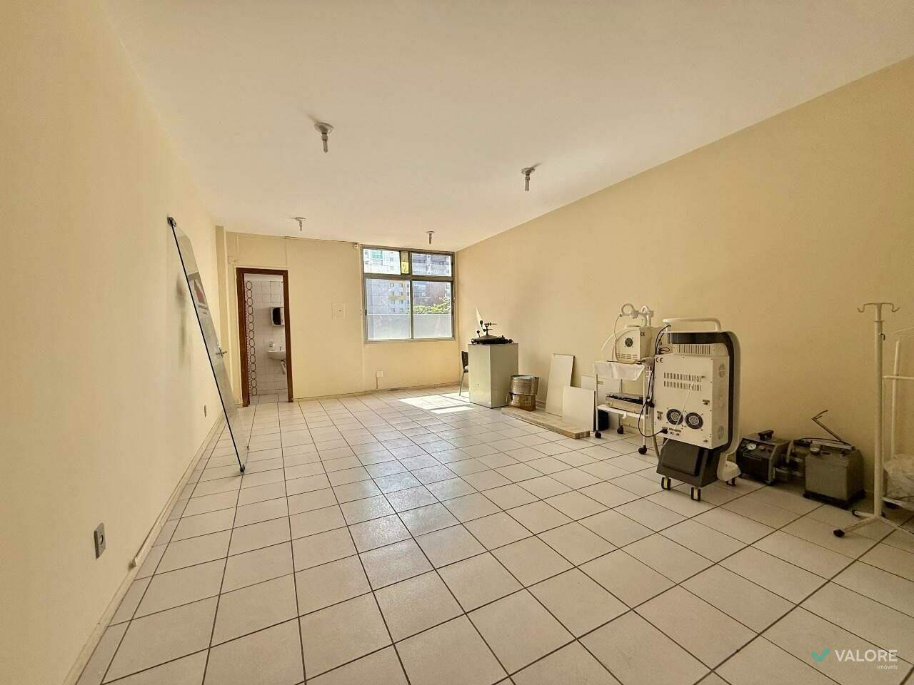 Sala à venda no Funcionários: 