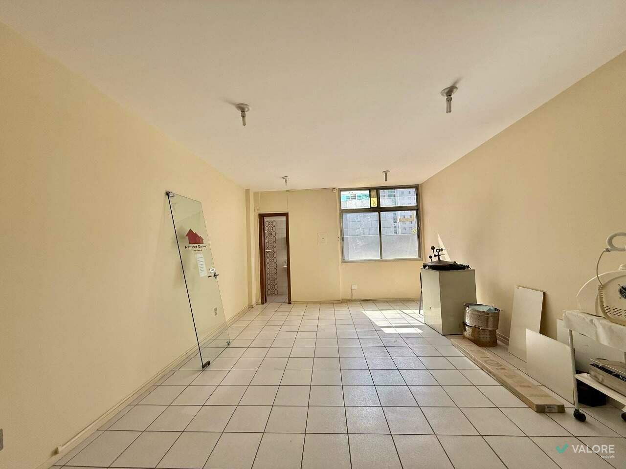 Sala à venda no Funcionários: 