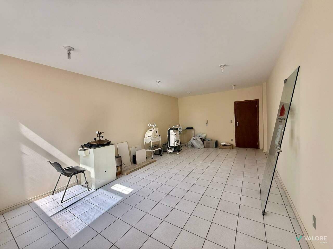 Sala à venda no Funcionários: 