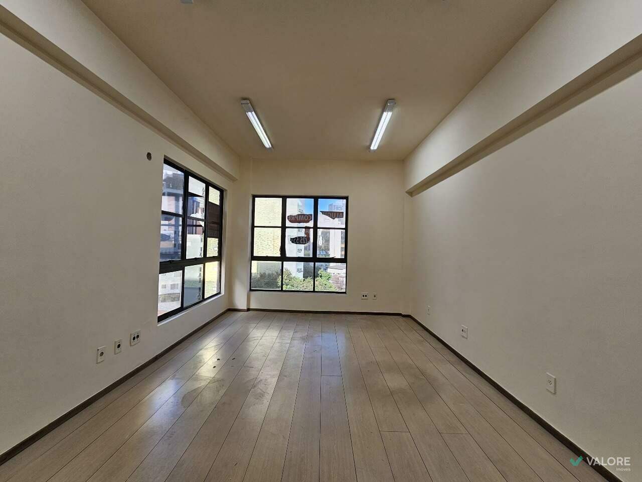 Sala para aluguel no Savassi: 