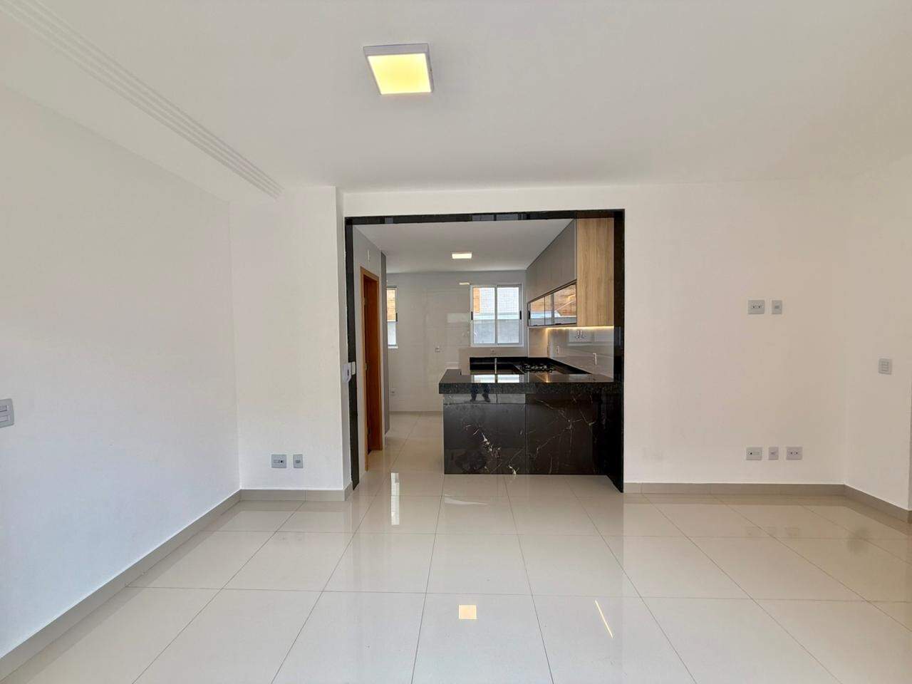 Apartamento com área privativa 2 quartos à venda no Vila Paris: 