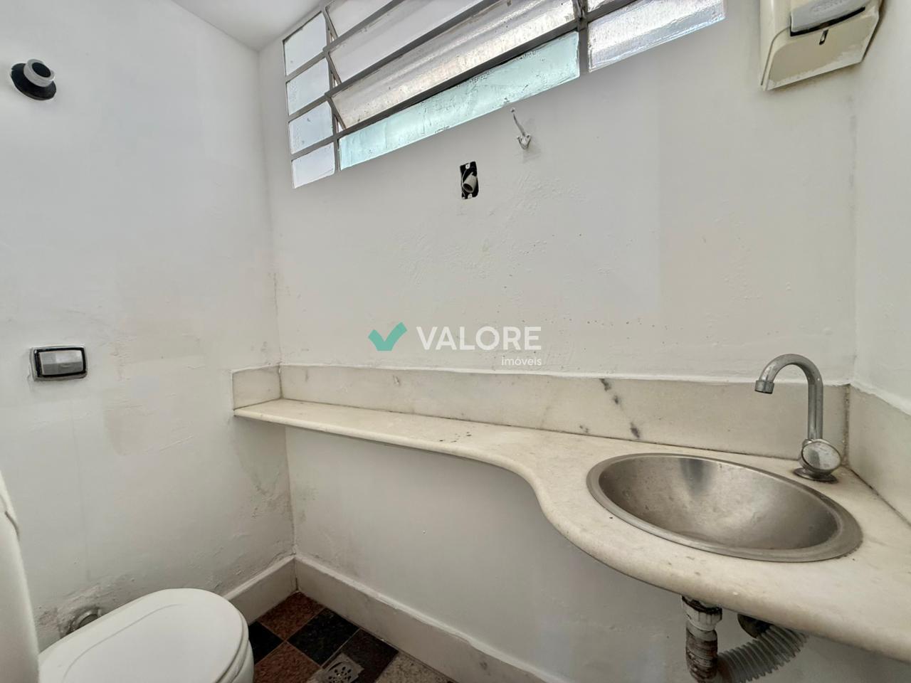 Casa comercial à venda no Sion: 