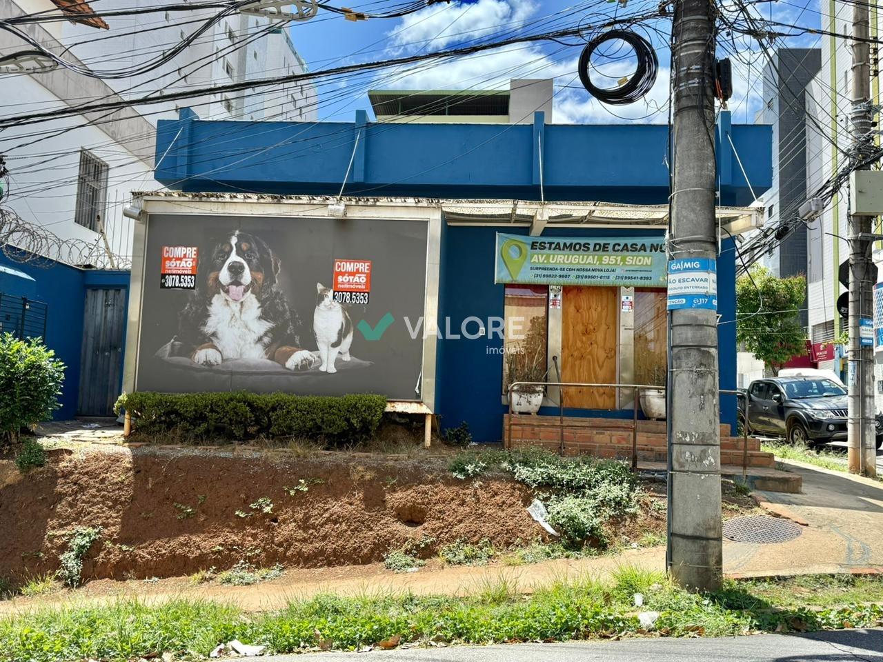 Casa comercial à venda no Sion: 