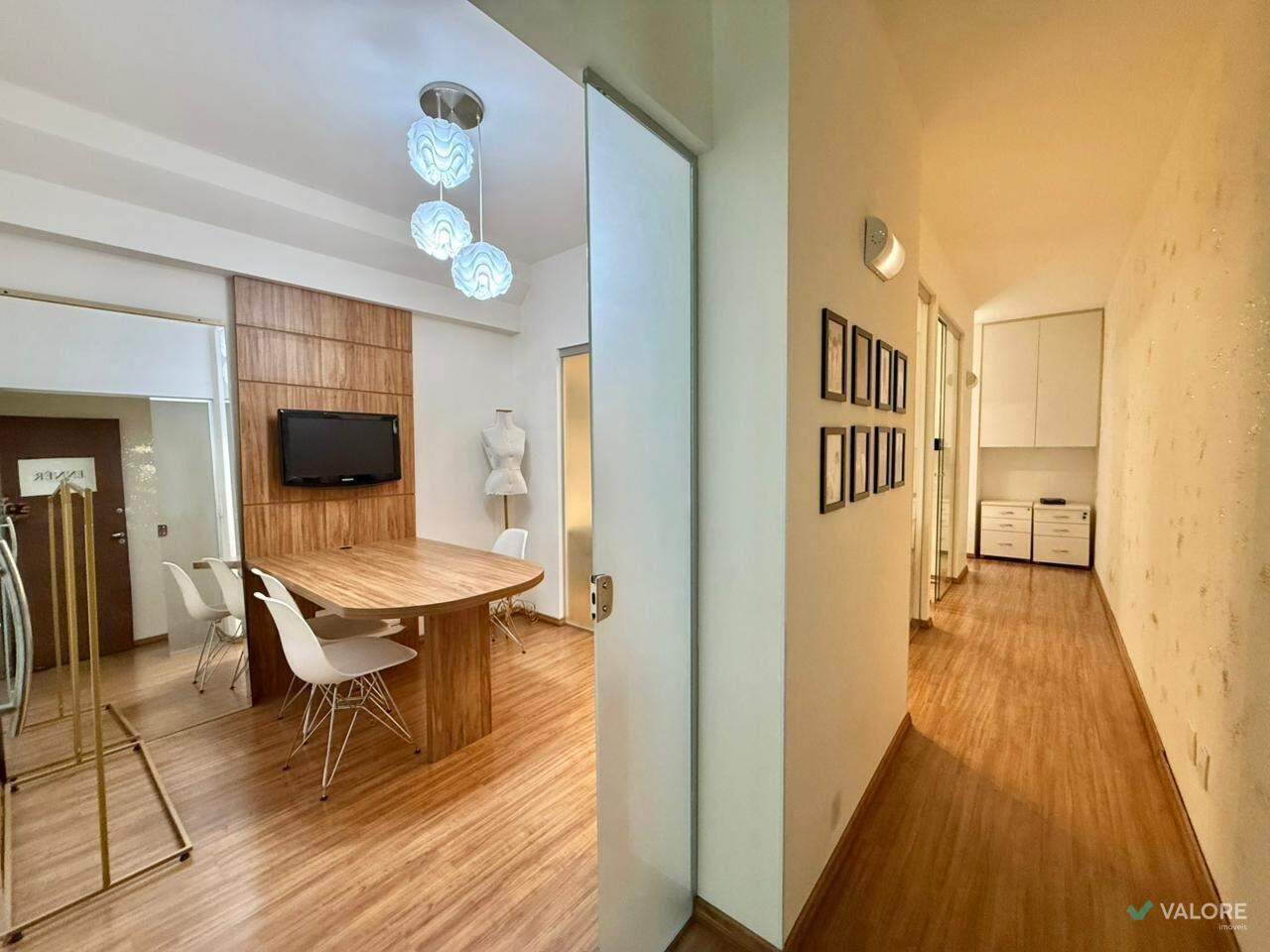 Sala à venda no Vila da Serra: 