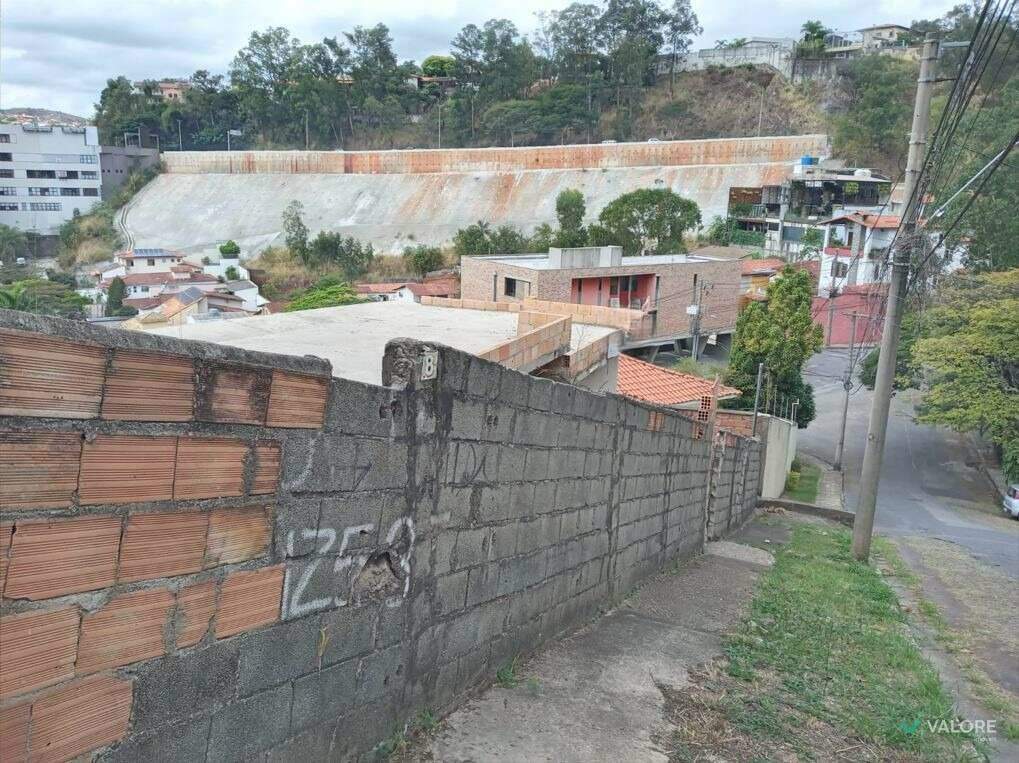 Lote à venda no Santa Lúcia: 