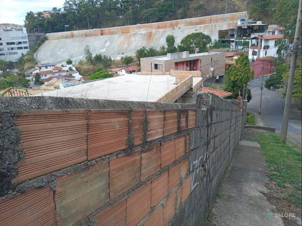 Lote à venda no Santa Lúcia: 