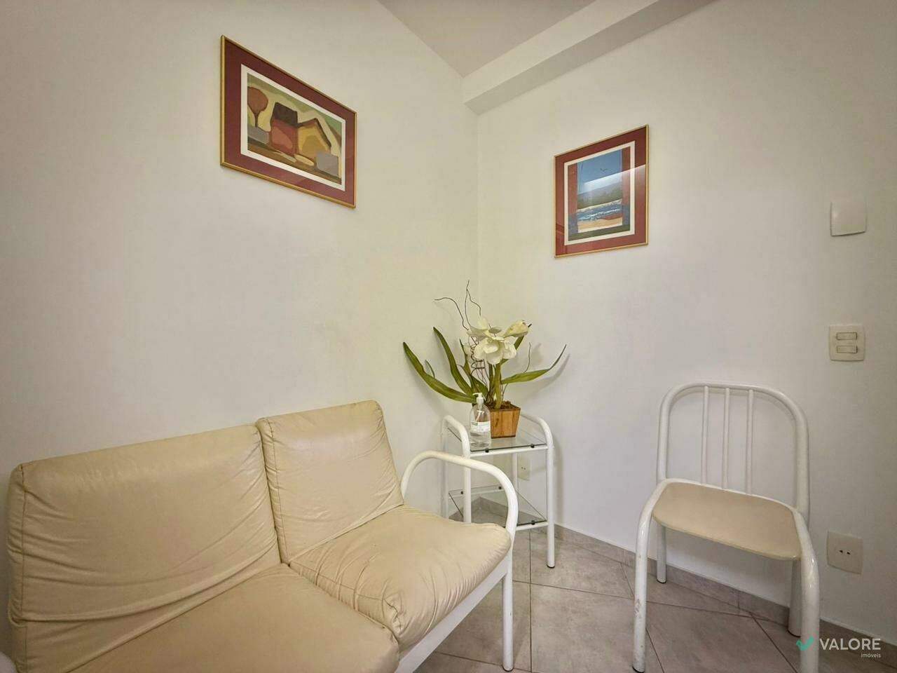 Sala à venda no Lourdes: 