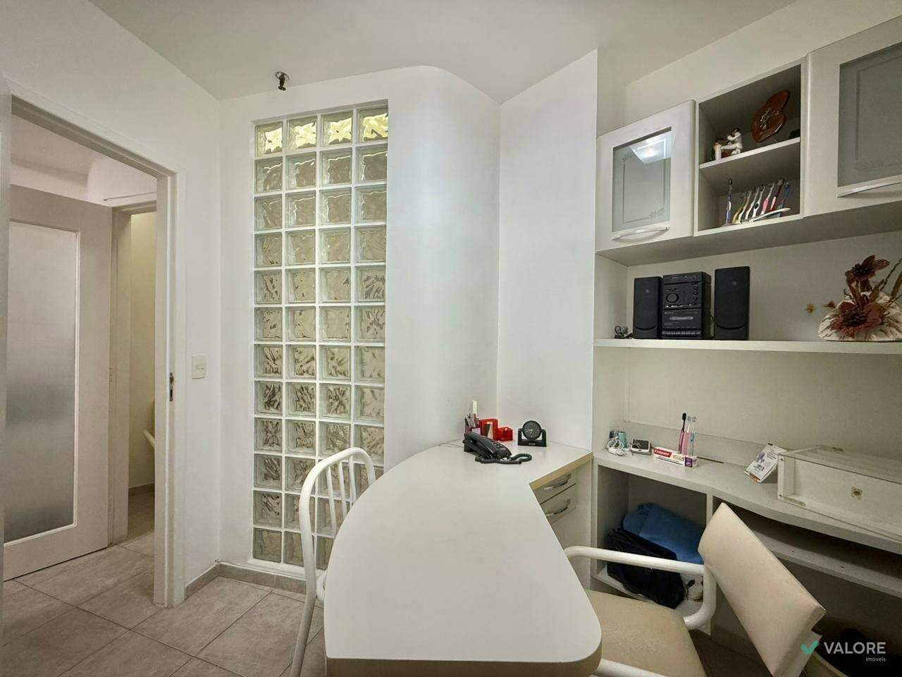 Sala à venda no Lourdes: 