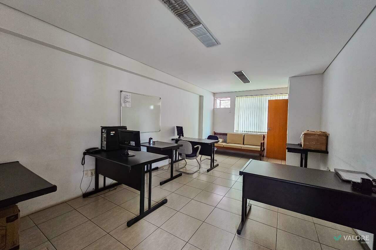 Sala para aluguel no Santo Agostinho: 