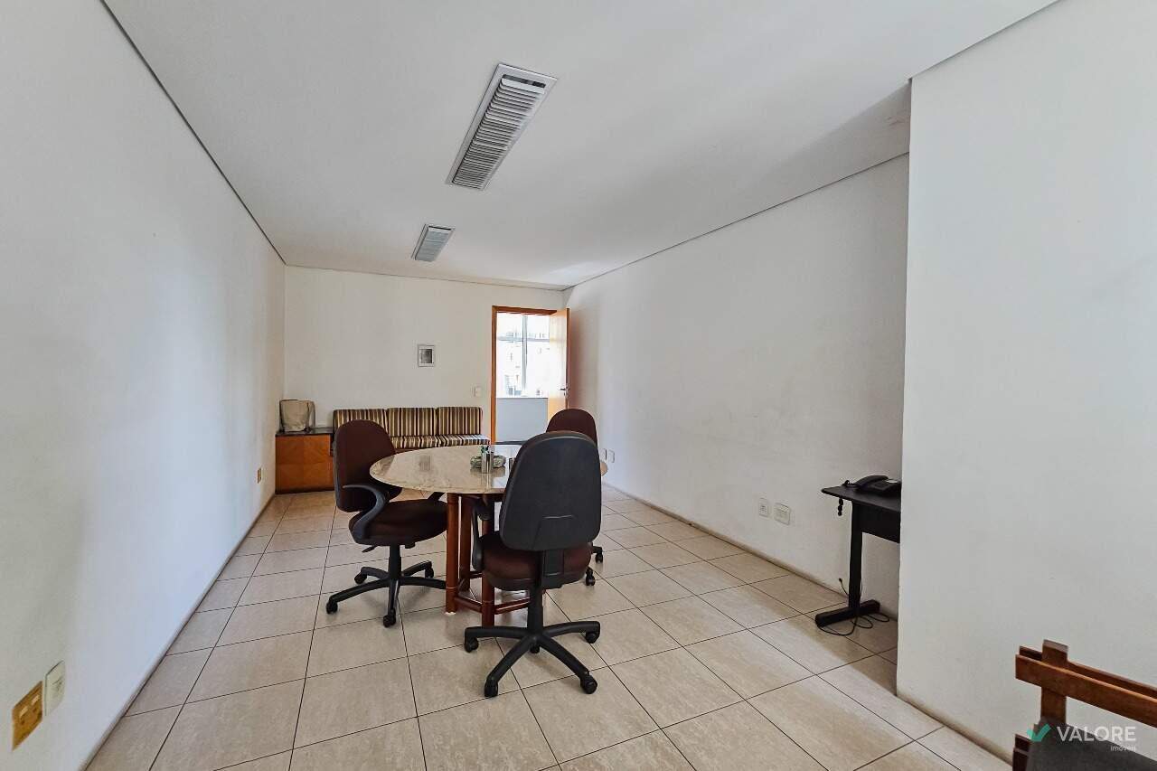 Sala para aluguel no Santo Agostinho: 