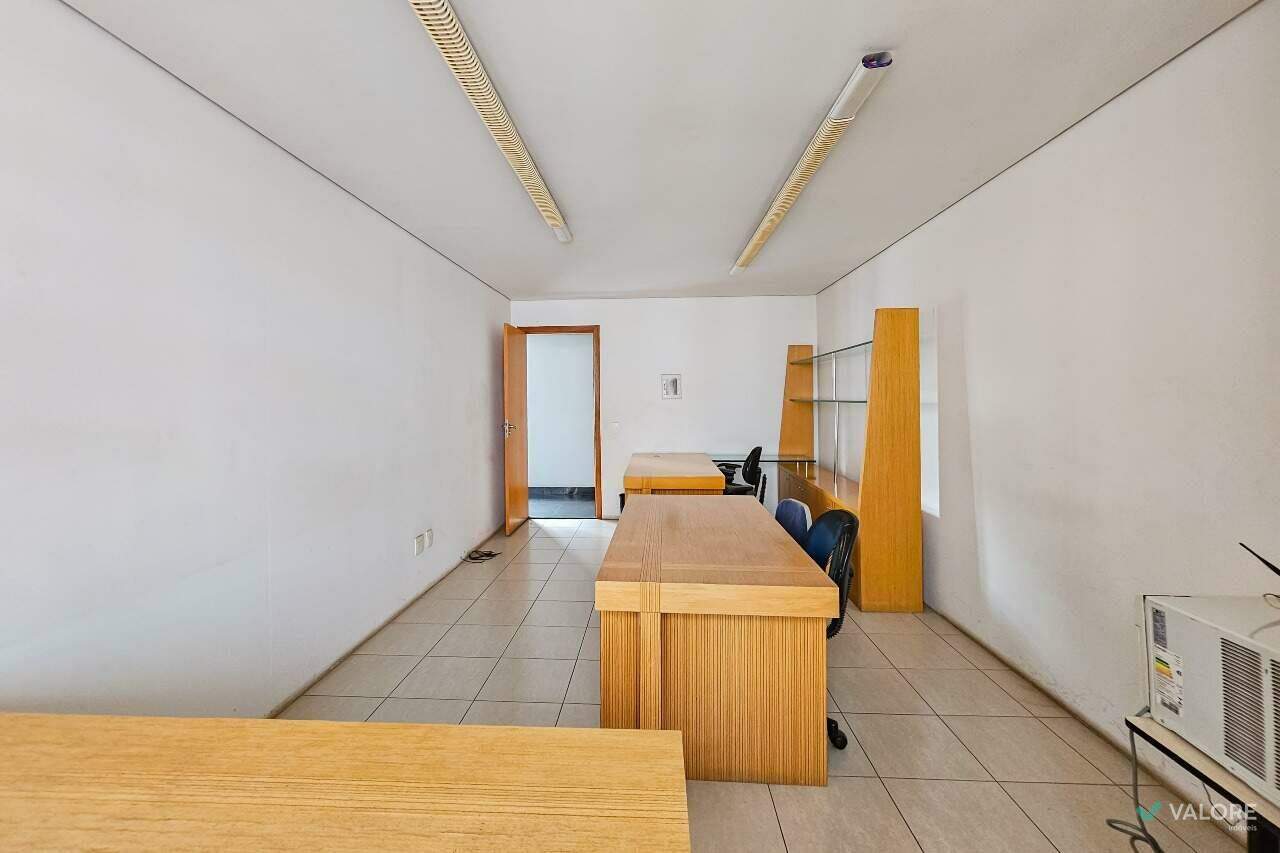 Sala para aluguel no Santo Agostinho: 