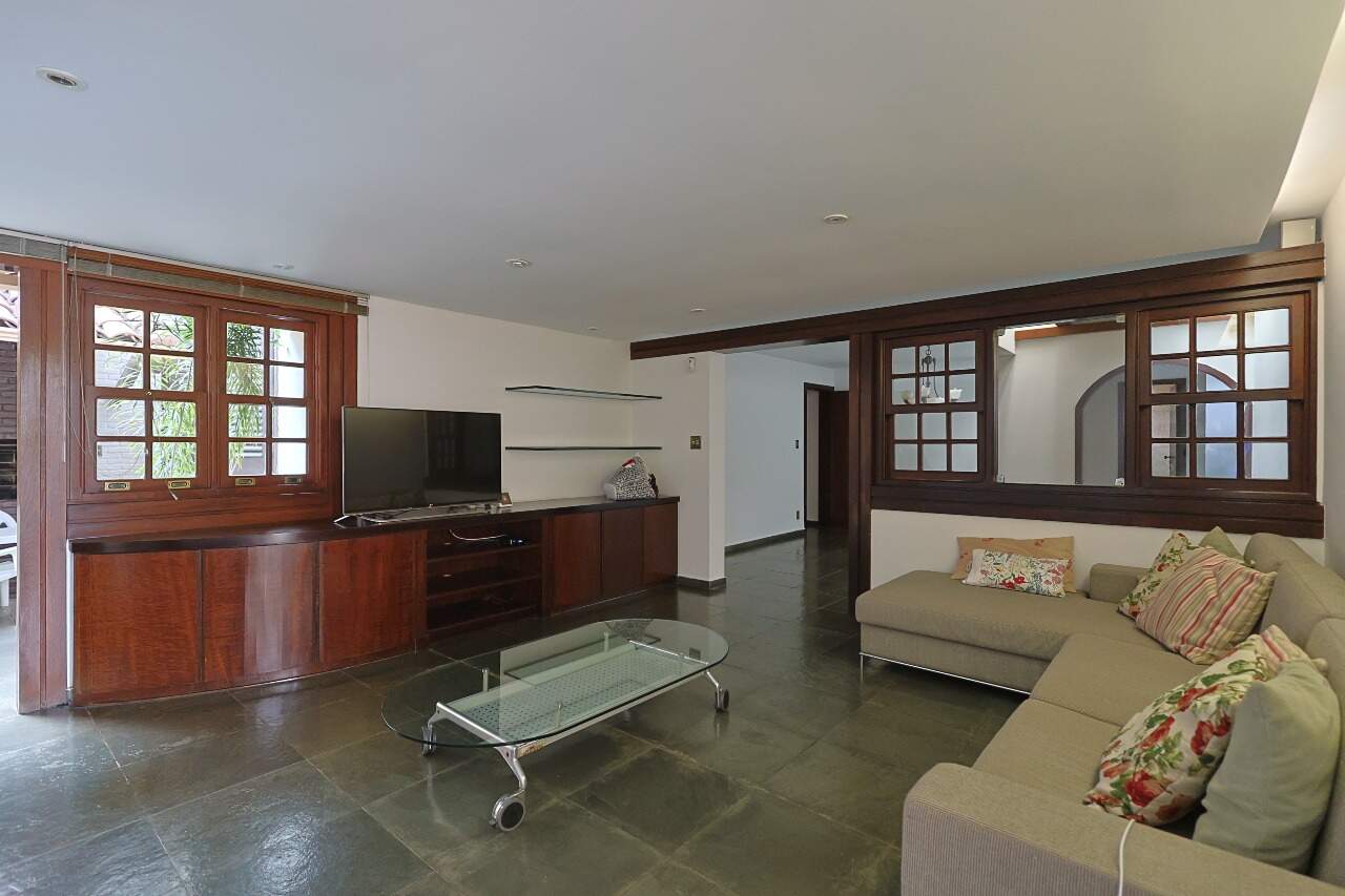 Casa 6 quartos à venda no Comiteco: 